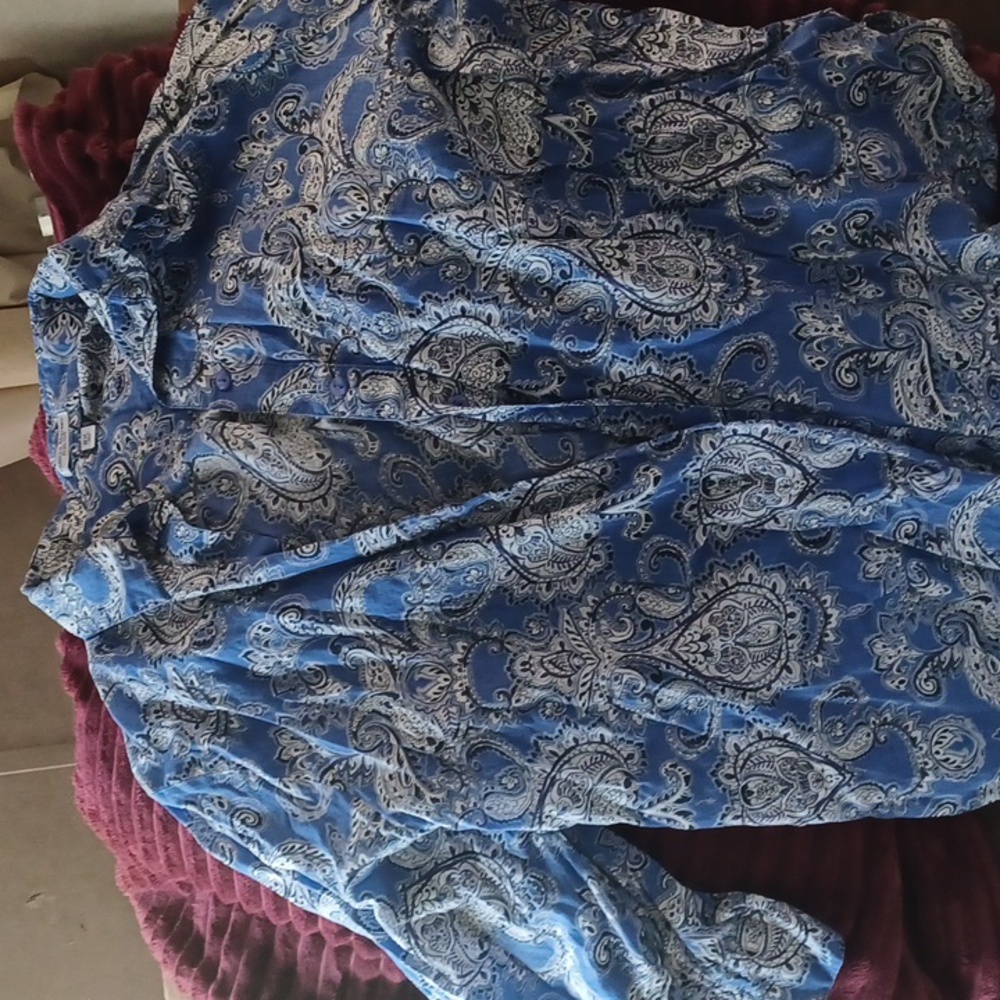 Woman's shirt
